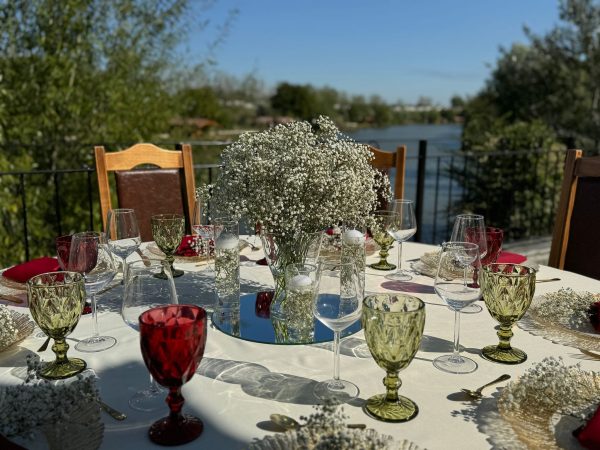 Aranjament gypsophilia pentru restaurant