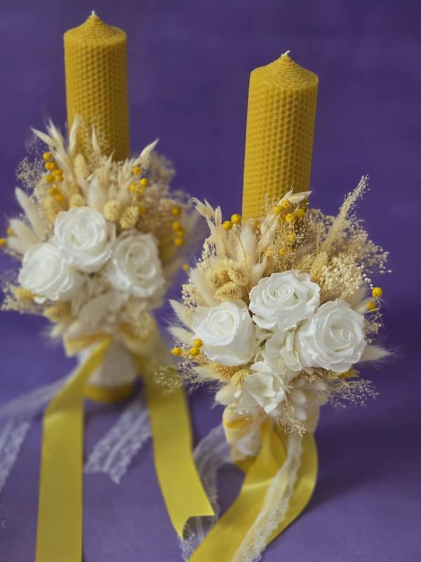 Lumanari nunta in nuante calde de galben solar