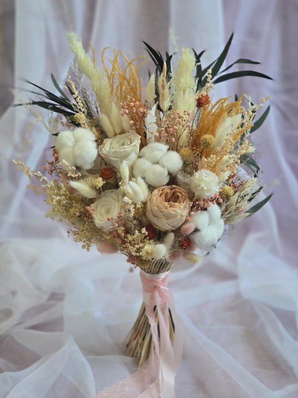 WhatsApp Image 2026-06-26 at 12.32.20 buchet mireasa boho din flori criogenate
